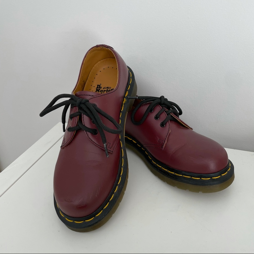 *SOLD* Dr. Martens Smooth Leather Oxford Shoes